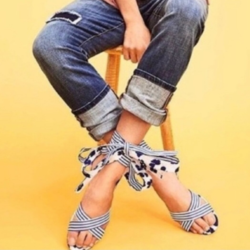 Cabi blue white floral striped tie sandals women size 10